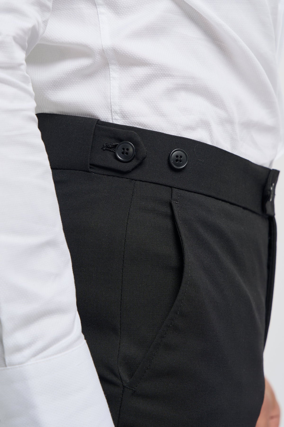 Aspen - Klassische Herrenhose in schlichtem Schwarz