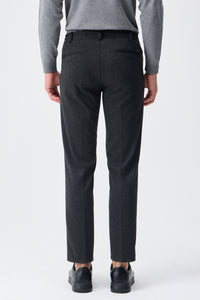 Elegante Herrenhose mit Kordelzug in Taupe-Anthrazit, taillierte, schmal zulaufende Passform