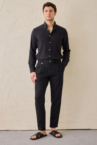 Schwarze Herren-Gurkha-Hose mit Bundfalten, verstellbarer Bund, taillierte, schmal zulaufende Passform