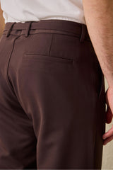 Braune Herren-Gurkha-Hose mit Bundfalten, verstellbarer Bund, taillierte, schmal zulaufende Passform