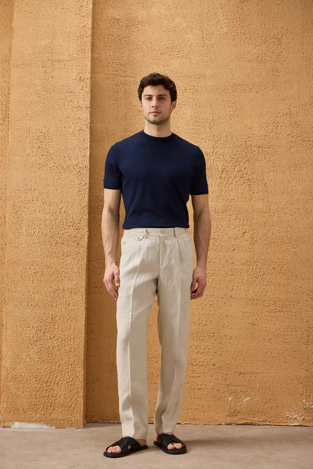 Beige Herrenhose aus 100 % Leinen mit Bundfalten und Kordelzug, bequeme, gerade Passform