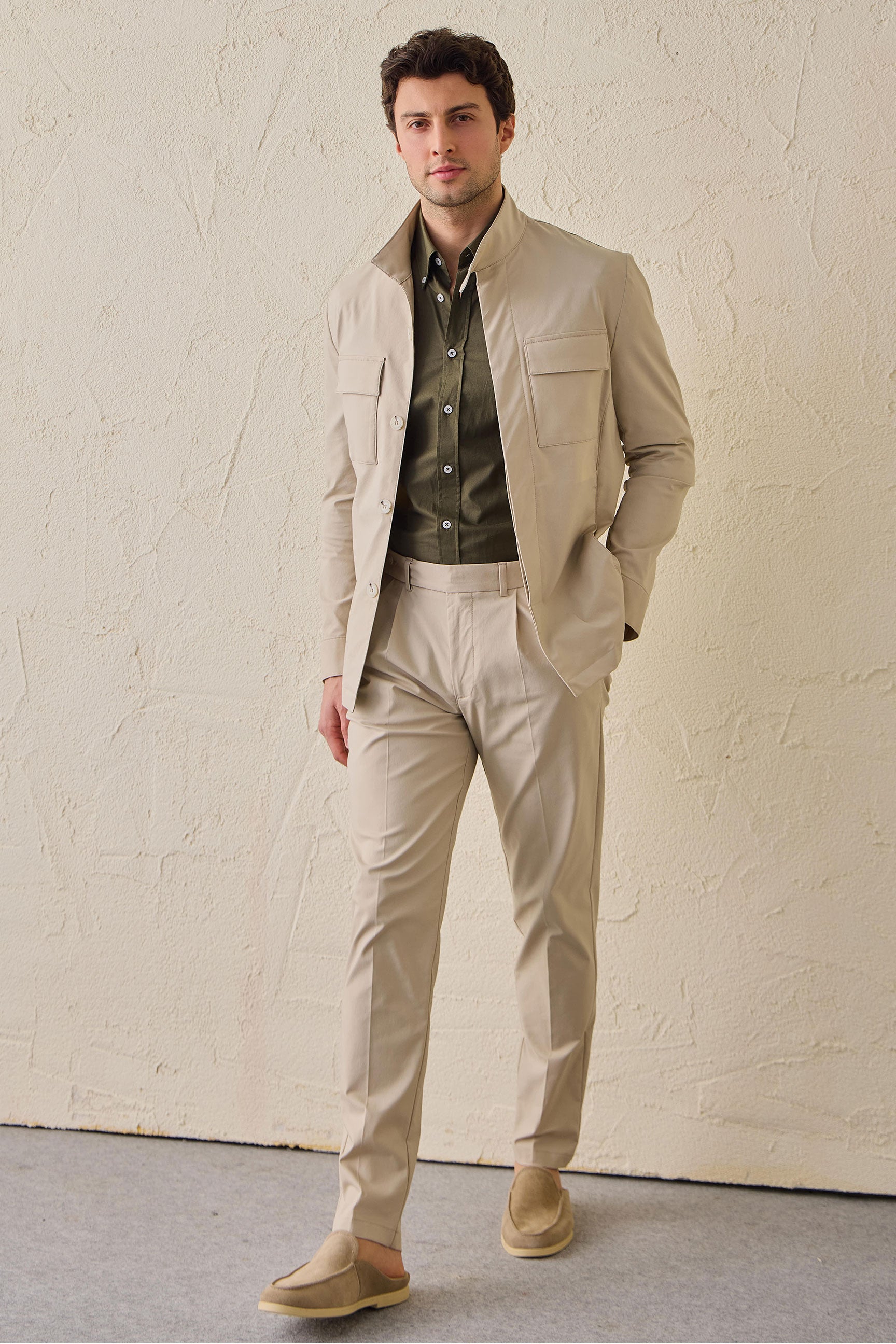 Beige, plissierte, elegante Freizeithose für Herren, klassische Passform