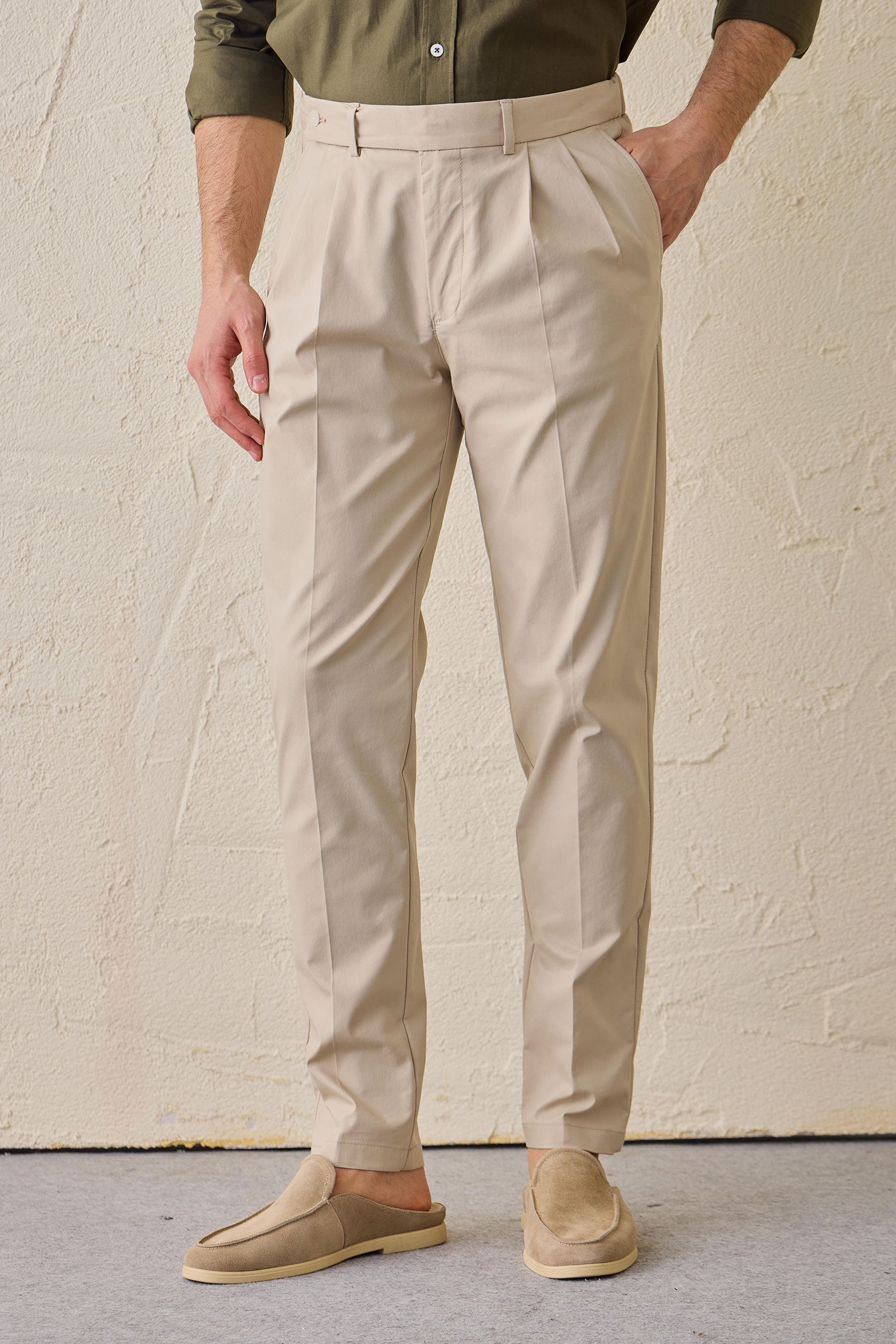 Beige, plissierte, elegante Freizeithose für Herren, klassische Passform