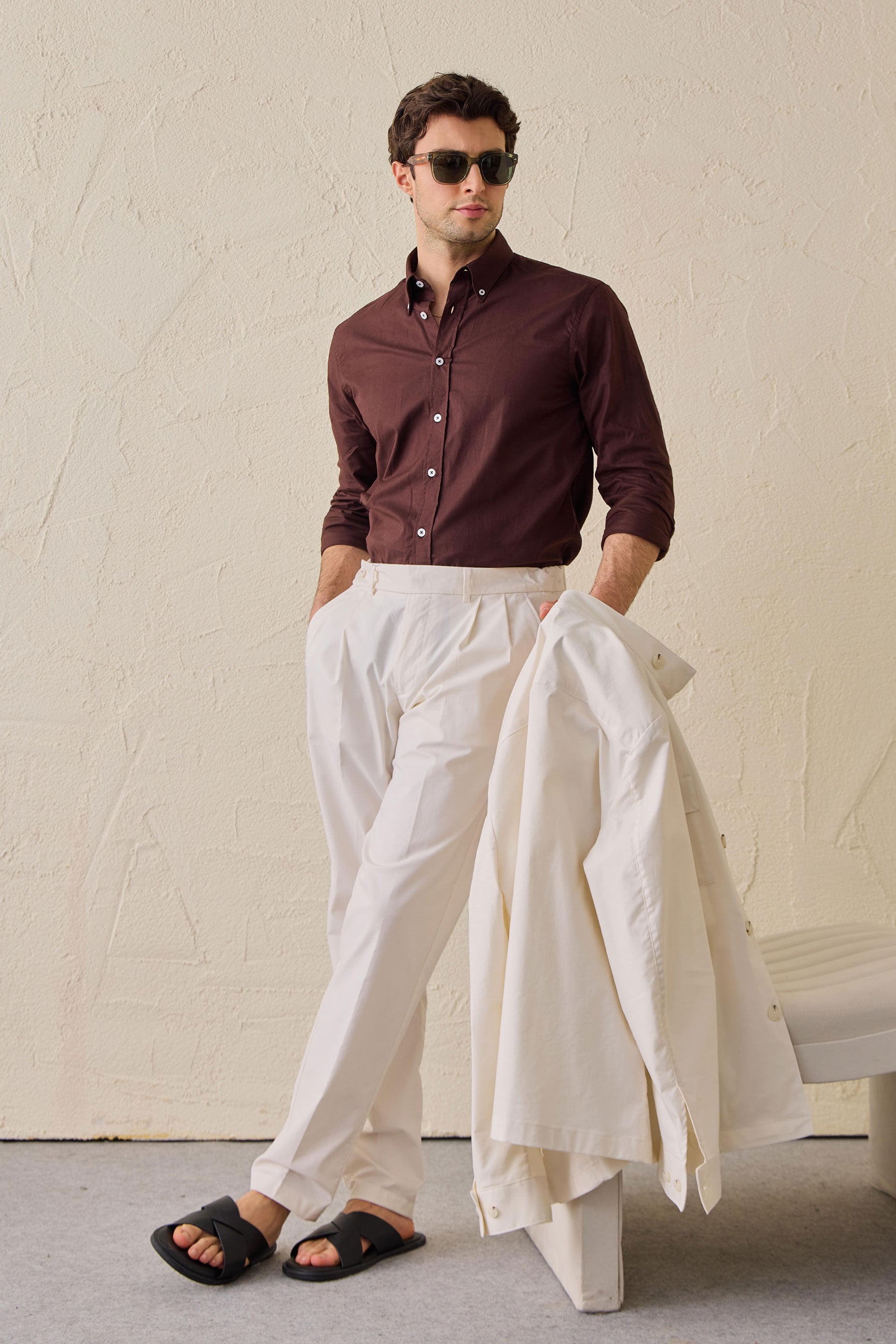 Weißer, eleganter 2-teiliger Herrenanzug im Safari-Stil mit Stehkragen und Stretchanteil