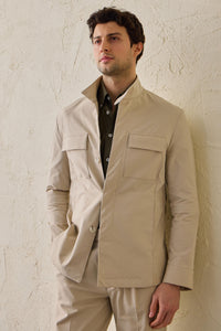 Beigefarbener, eleganter 2-teiliger Herrenanzug im Safari-Stil mit Stehkragen und Stretchanteil