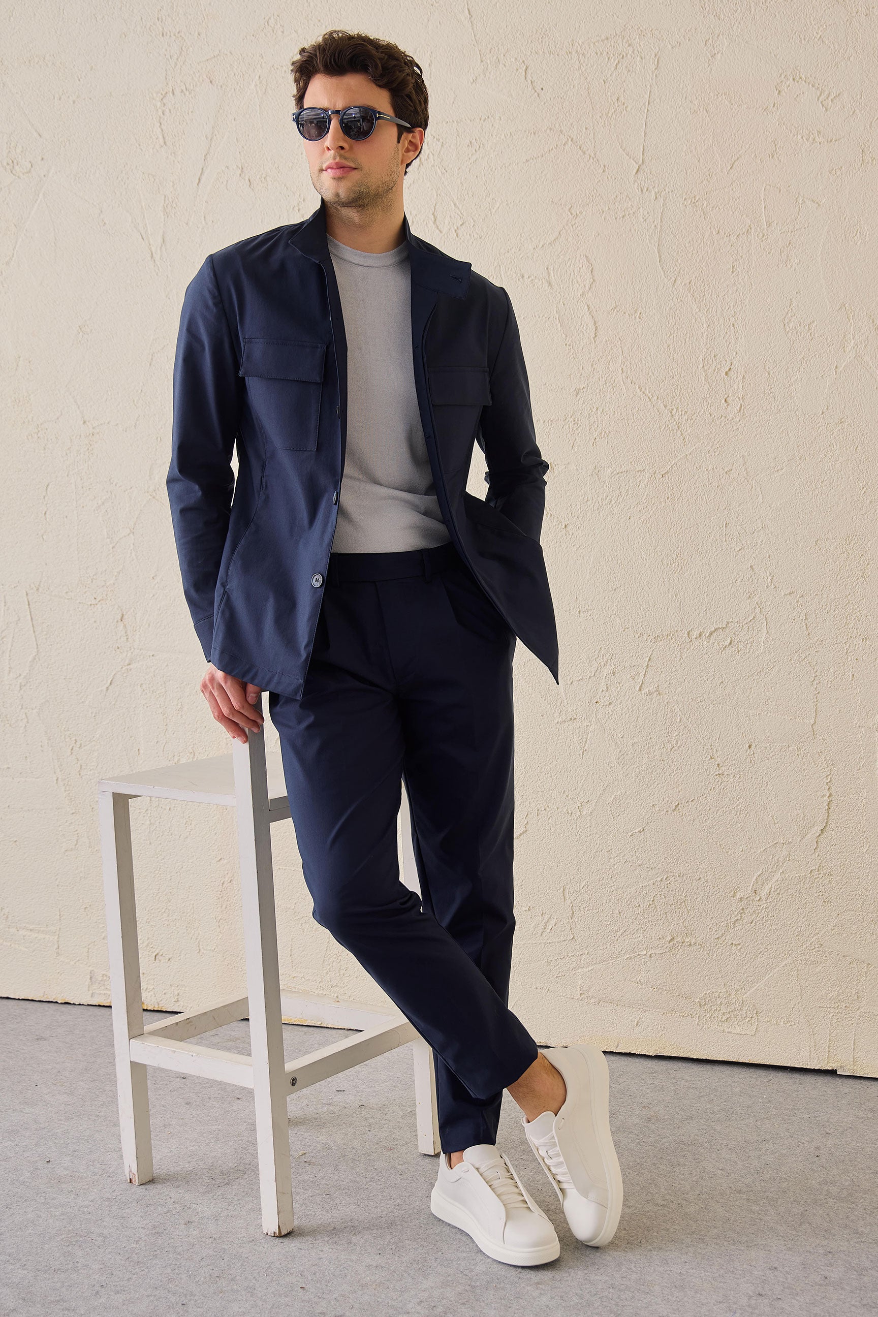 Herren-Anzug, marineblau, elegant-lässig, 2-teilig, Safari-Stil, Stehkragen, Stretch-Set