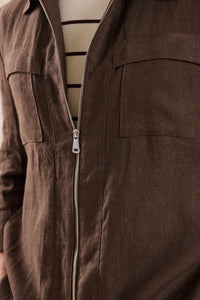 Herren-Leinenanzug, zweiteilig, elegant-lässig, aus braunem Leinen, mit Reißverschluss vorne, im Safari-Stil, Sommer