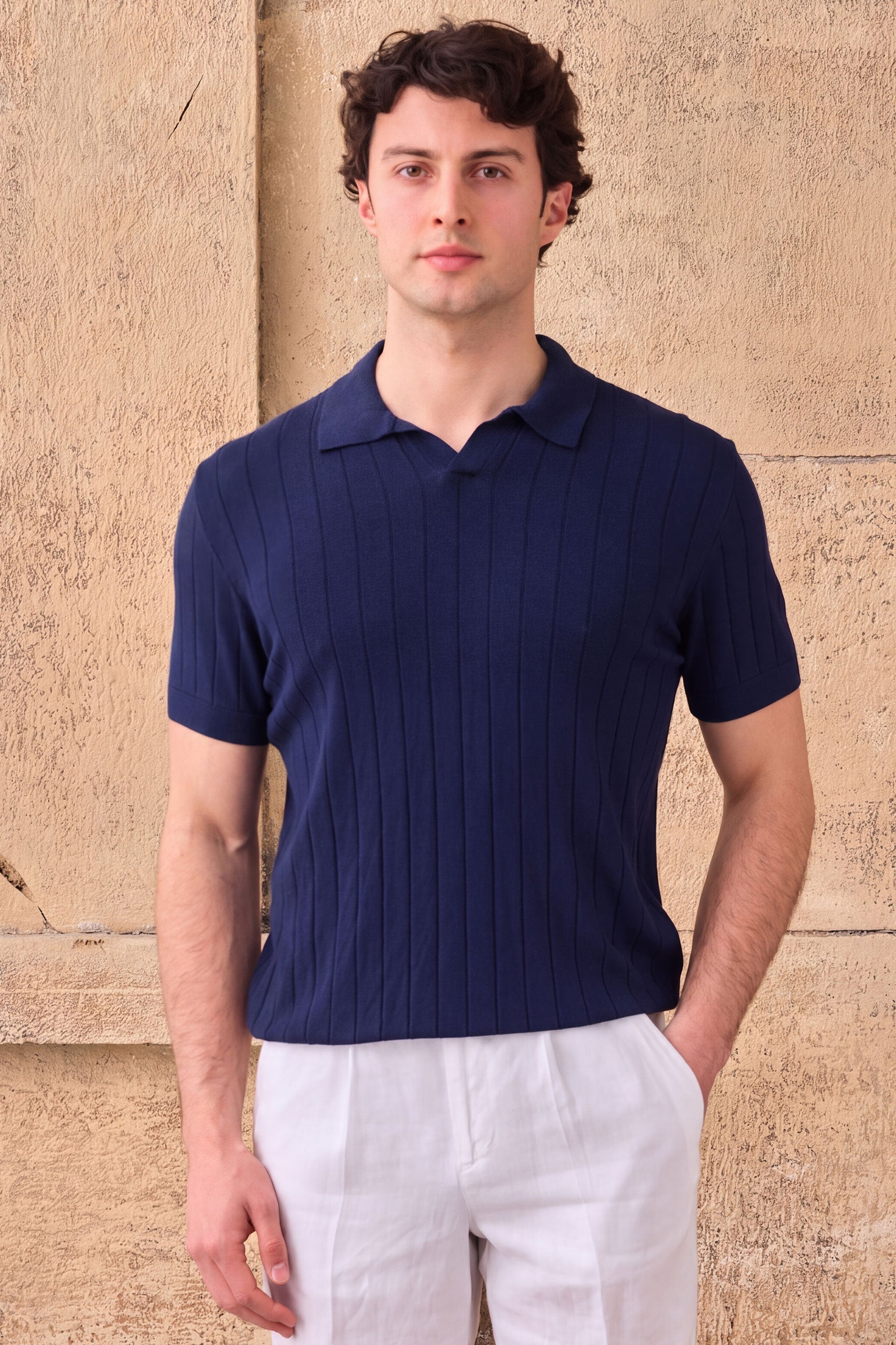 Herren-Poloshirt aus dunkelblauem Rippstrick