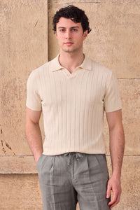 Herren-Polohemd aus cremefarbenem Rippstrick