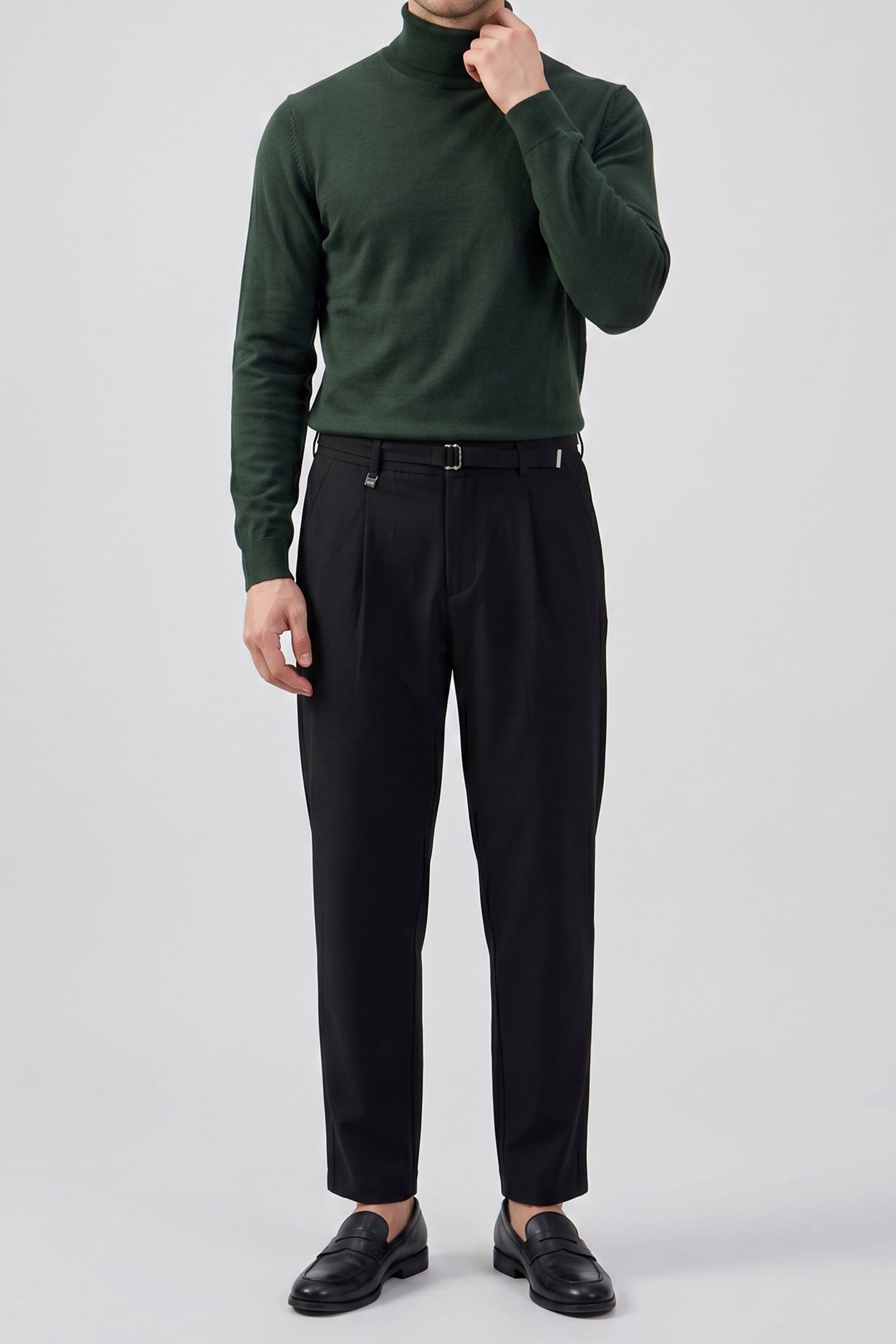 Grüner Herren-Rollkragenpullover aus weichem Viskosemischgewebe mit langen Ärmeln