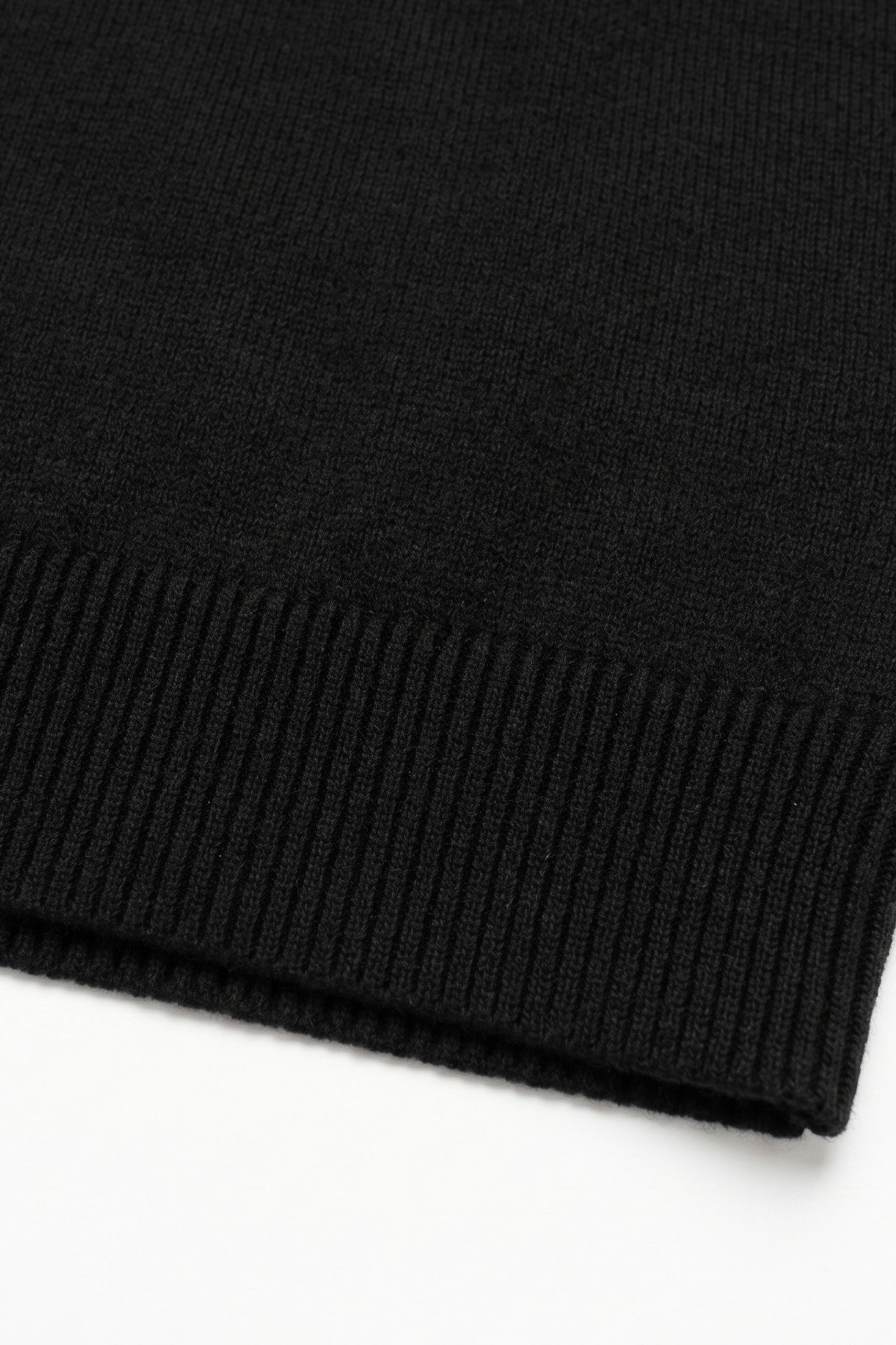 Schwarzer Herren-Strickpullover mit Rundhalsausschnitt aus Acryl