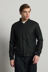 Schwarze, minimalistische, elegante Bomberjacke für Herren