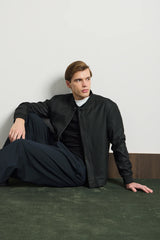 Schwarze, minimalistische, elegante Bomberjacke für Herren