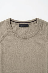 Klassisches khakifarbenes Herren-Strickshirt mit kurzen Ärmeln und Rundhalsausschnitt