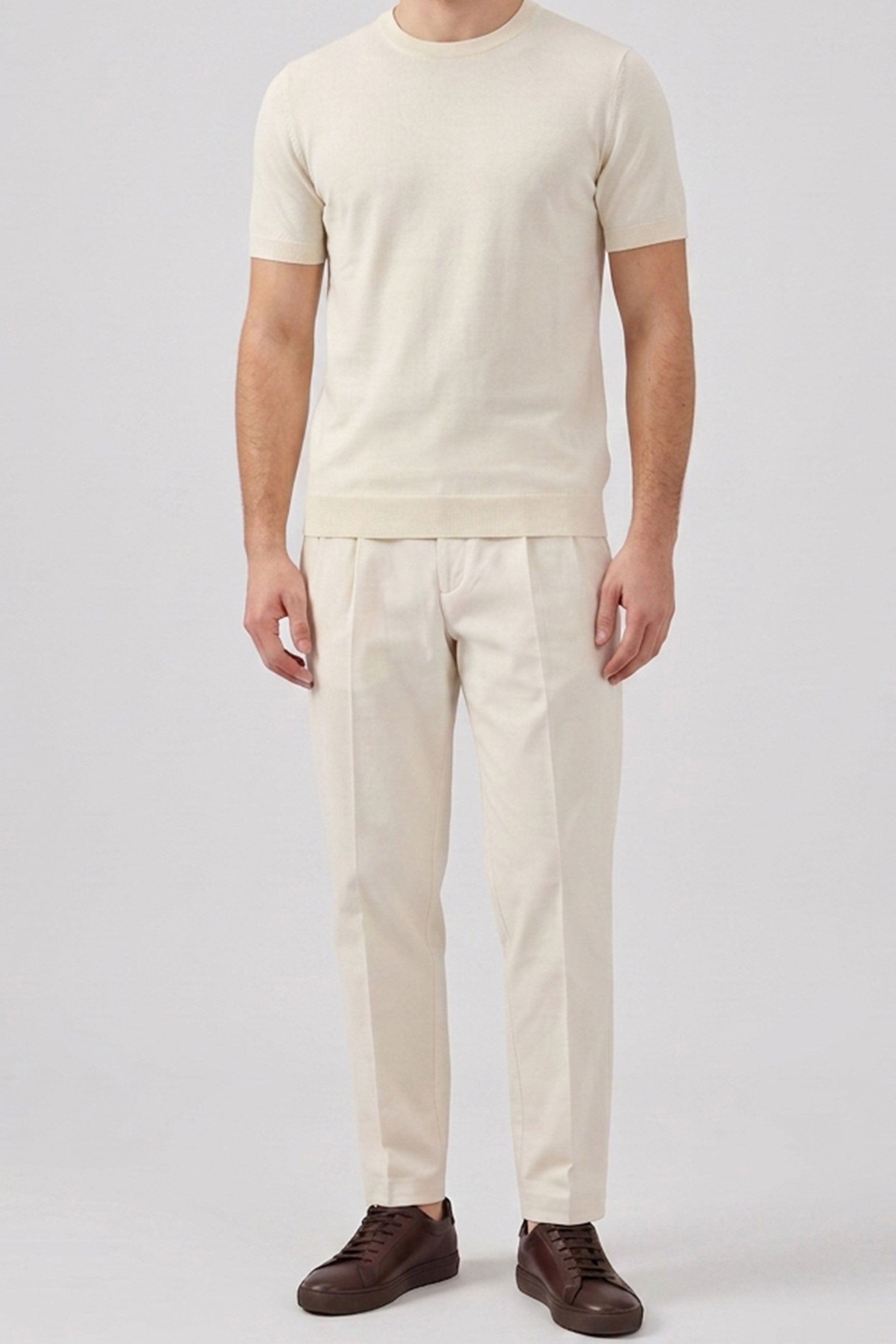 Herren-T-Shirt in Off-White, Strick, normale Passform, Rundhalsausschnitt, Kurzarm