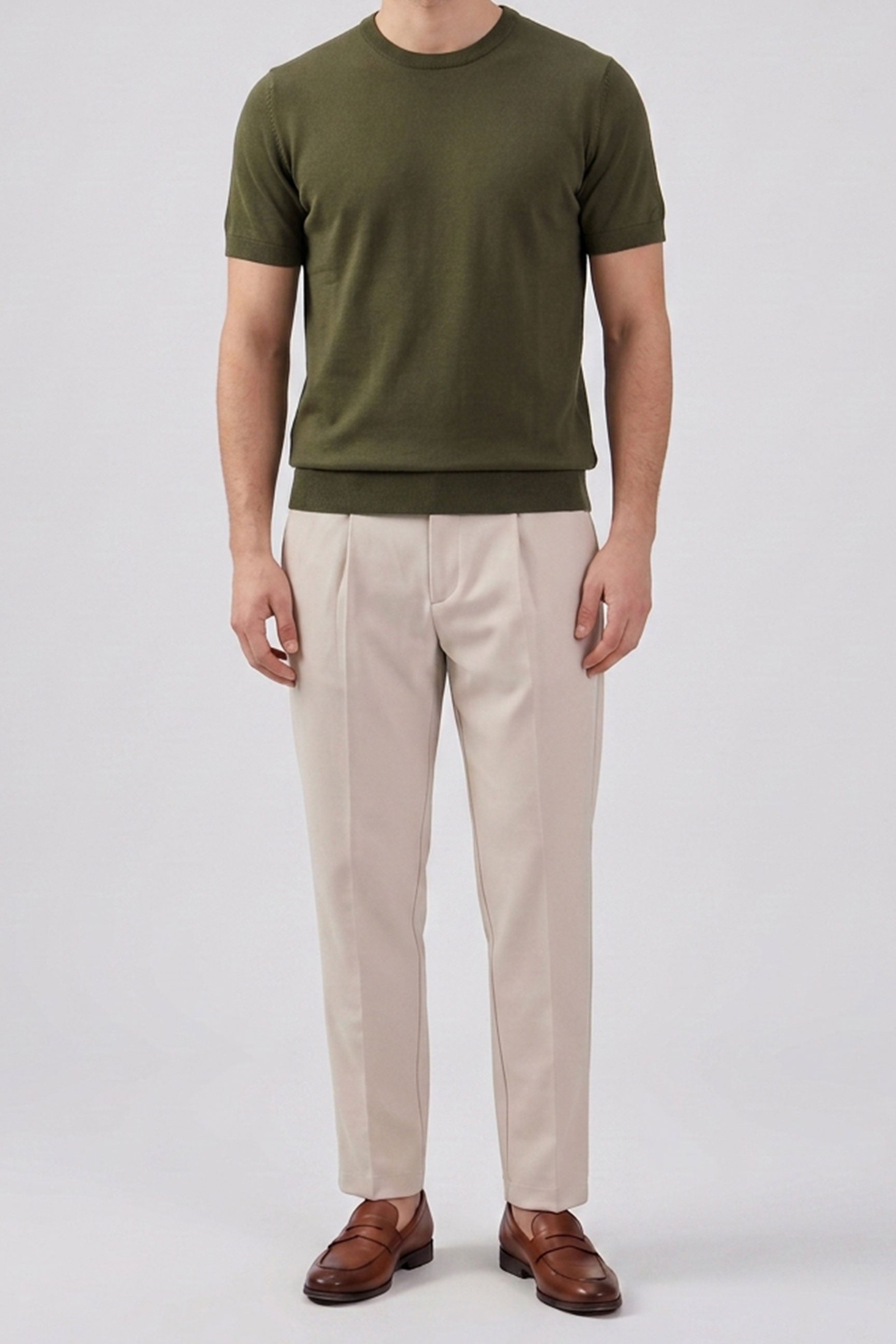 Herren-Strickshirt, olivgrün, normale Passform, Rundhalsausschnitt, Kurzarm