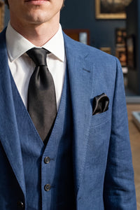 Schwarzes Herren-Krawatten-Set mit Einstecktuch und Manschettenknöpfen