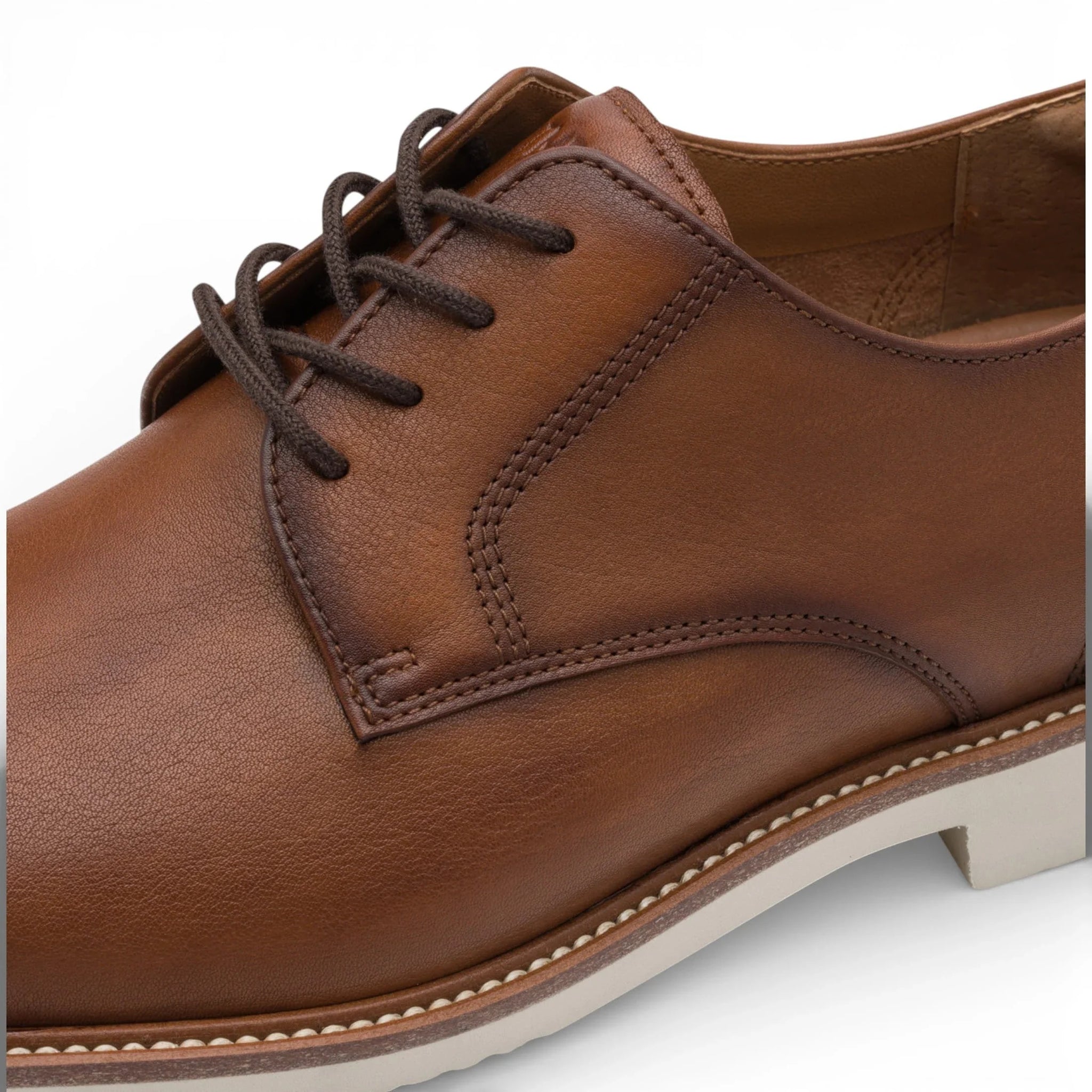 Herren-Derbyschuhe aus cognacbraunem Leder mit schlichter Zehenpartie