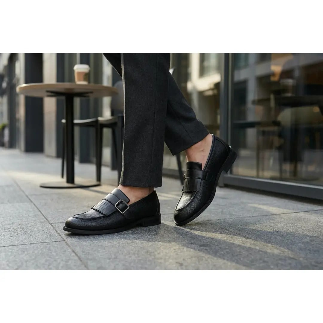 Herren-Slipper mit Fransen und Monk-Strap-Schnitt