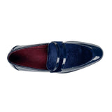 Herren-Slipper aus veganem Leder mit Samtdetails und Lackleder-Finish