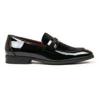 Herren-Slipper aus veganem Leder mit Samtdetails und Lackleder-Finish