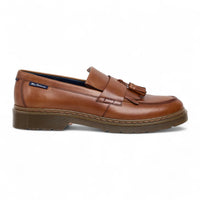 Herren-Slipper aus hellbraunem Leder mit dicker Sohle und Quasten
