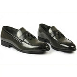 Herren-Slipper mit Quasten und Hochglanzfinish