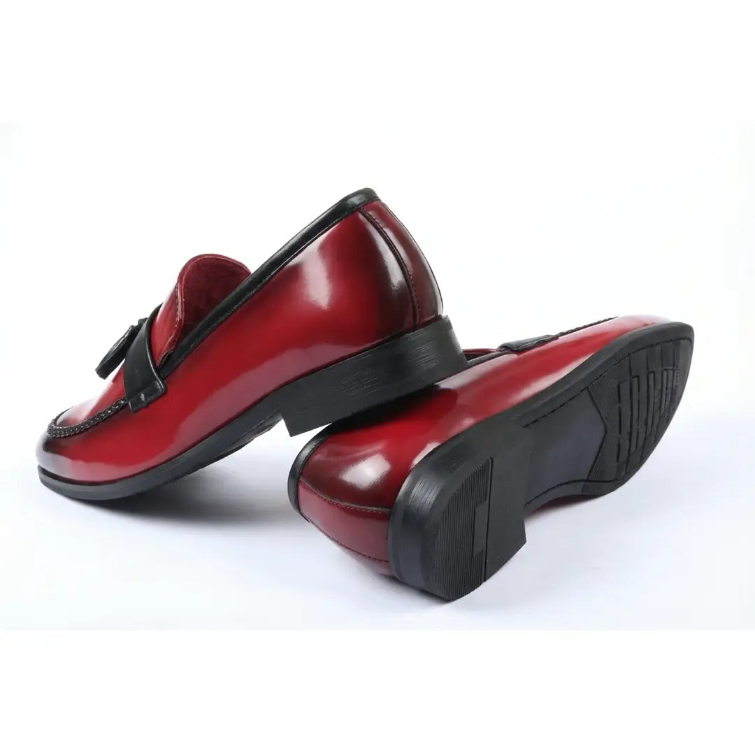 Herren-Slipper mit Quasten und Hochglanzfinish