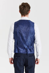 Regent-Anzug mit marineblauem Karomuster und kontrastierender Regent-Weste in Creme.