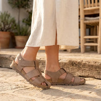 Stanley C8 – Wasserdichte Herren-Sandalen aus taupefarbenem Leder