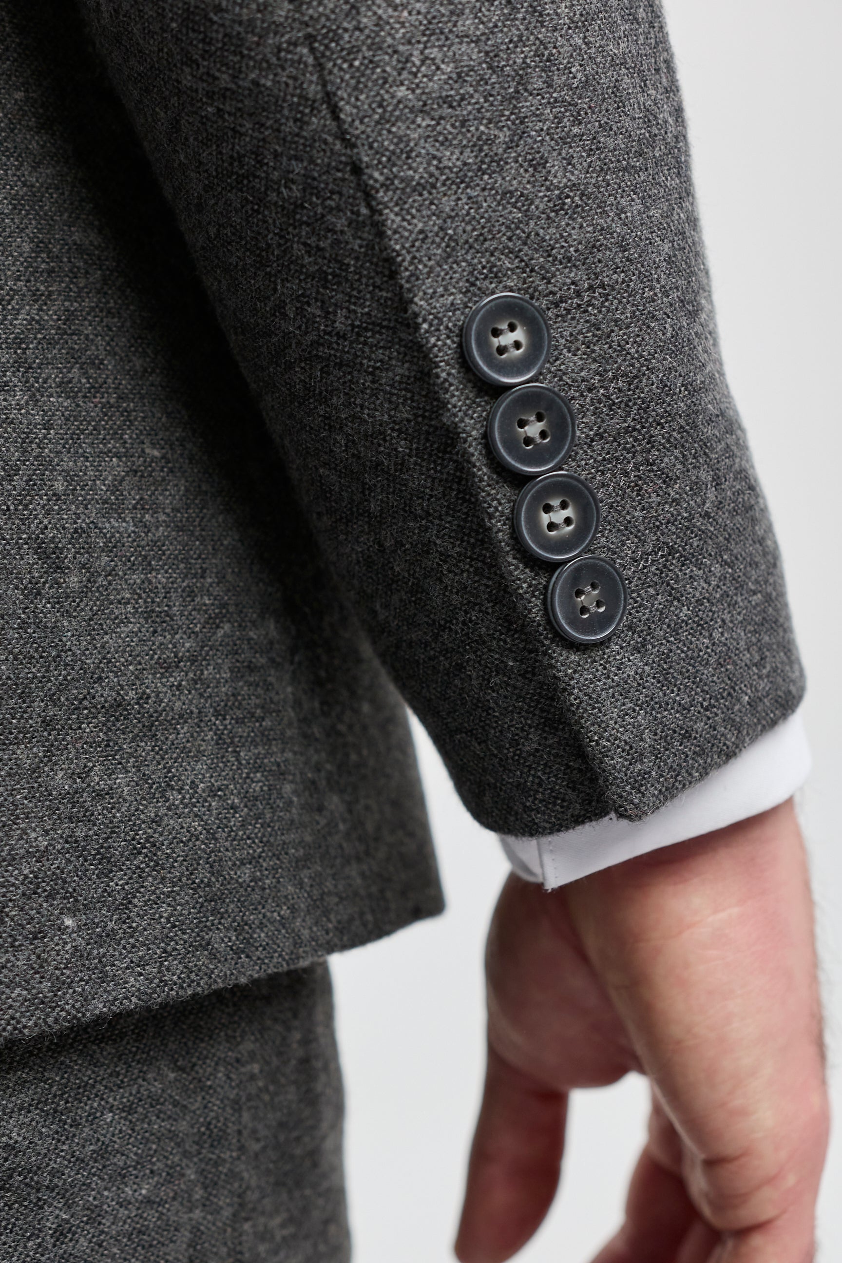 Grauer Wollanzug für Herren