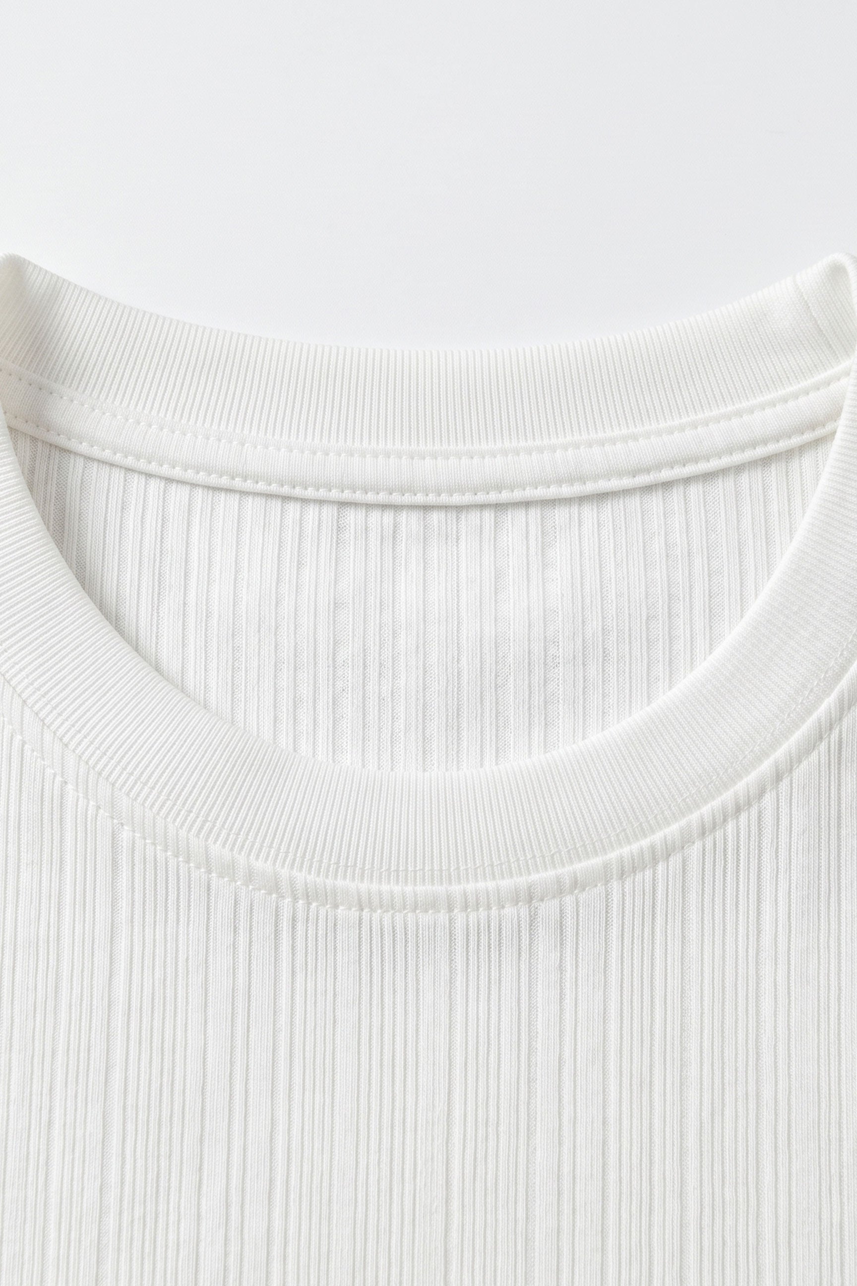 Klassisches weißes Rippstrick-T-Shirt für Herren